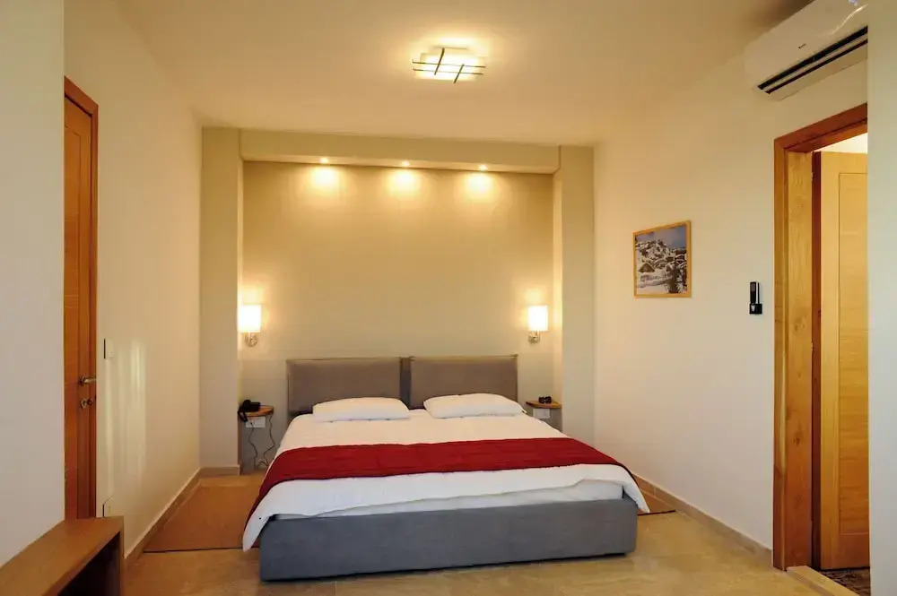 Grey Apartment Lebanon by Grey pearls