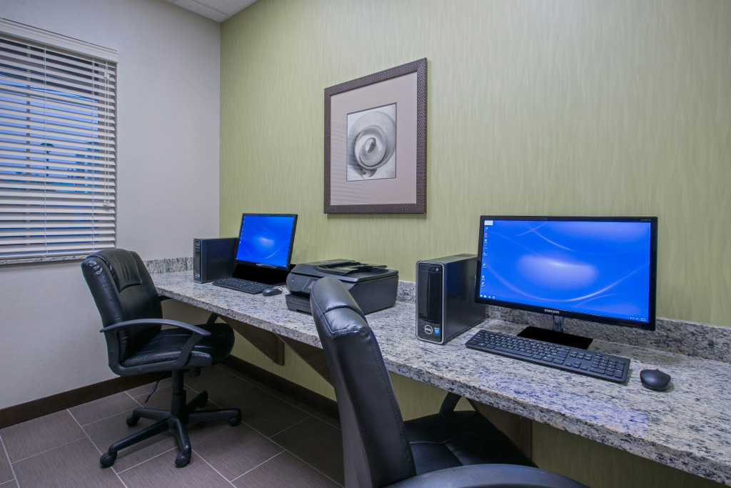 Holiday Inn Express & Suites Kailua-Kona by IHG