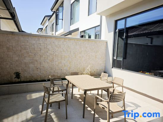 Yulu Leisure Holiday Villa