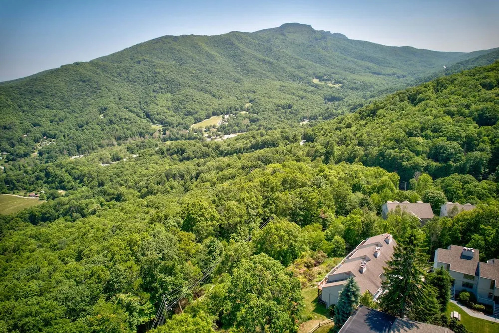 Top Of Seven 2BR - Amazing Grandfather Mtn Views From This Updated Condo