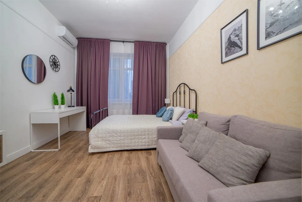 BeGuest на Щорса 53