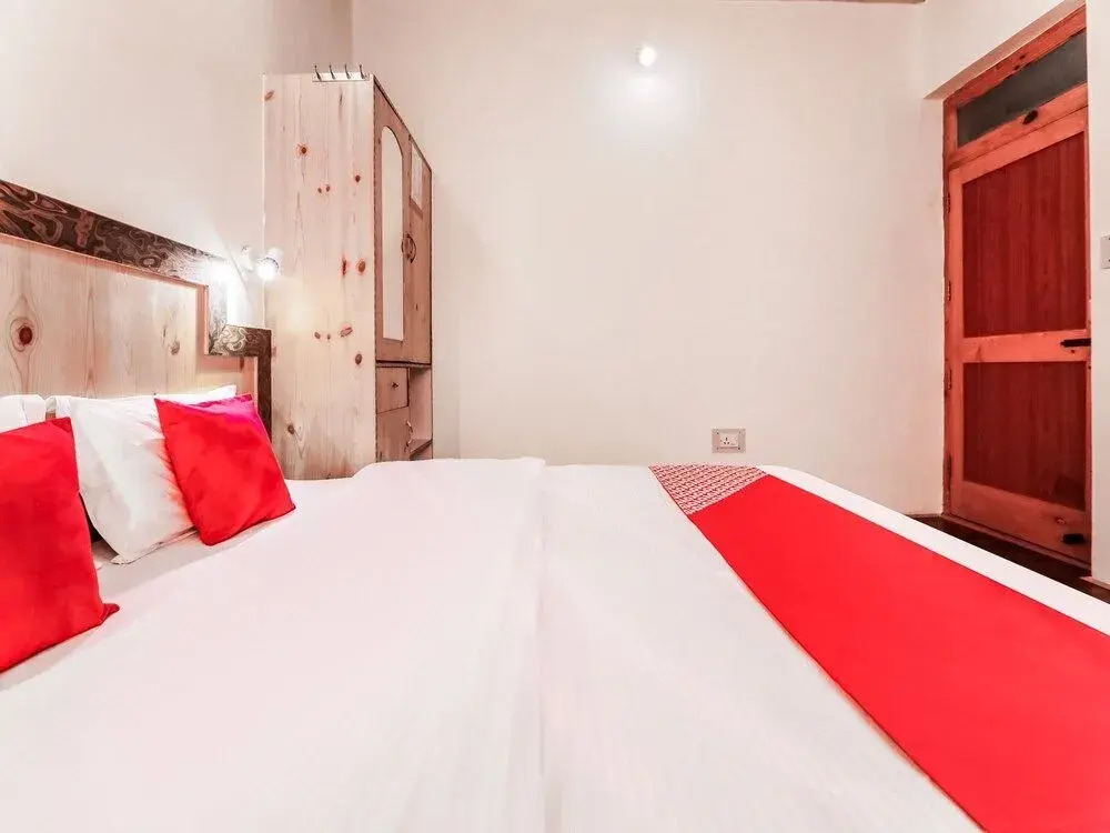The Mir Villa by OYO Rooms