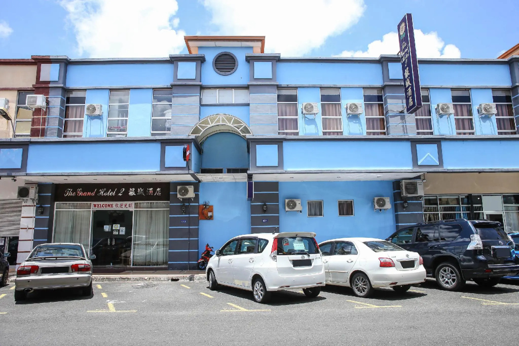 OYO 90169 The Grand Hotel 2