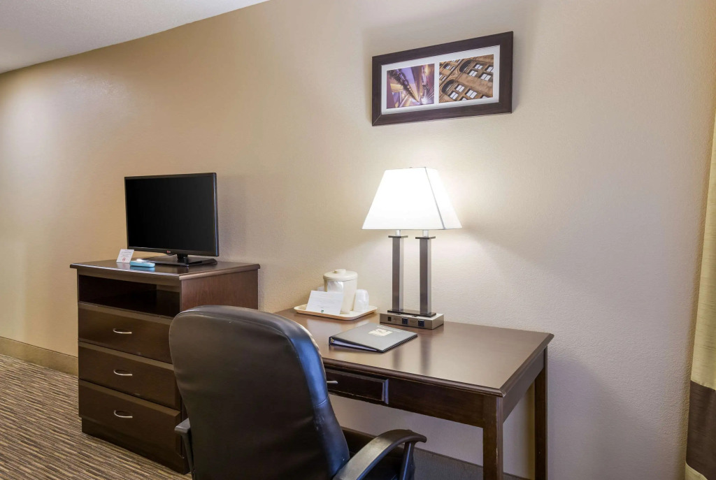 Quality Inn I-70 Near Kansas Speedway