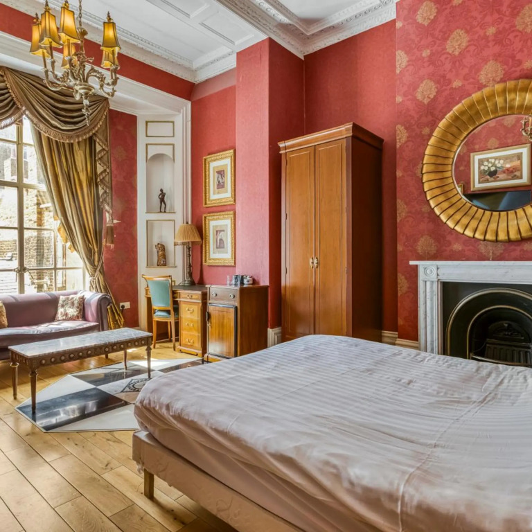Opulence Boutique Hotel