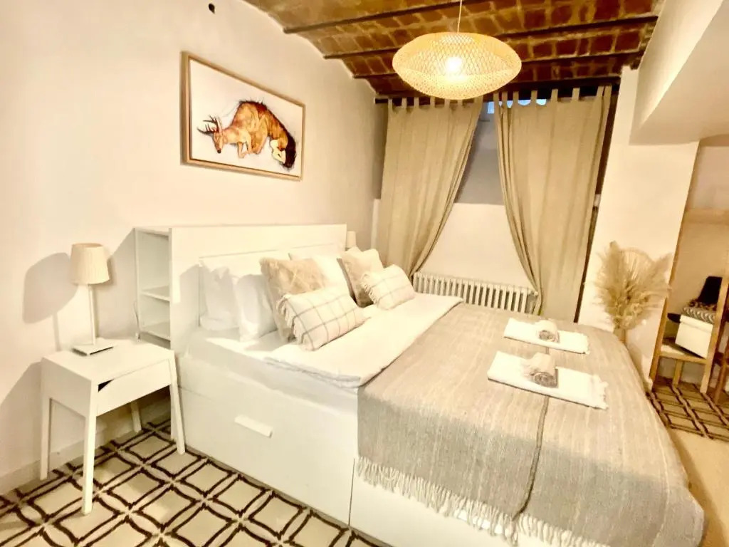 100 m to Istiklal with priv Garden - 2 Bathroom - 2 Bedroom