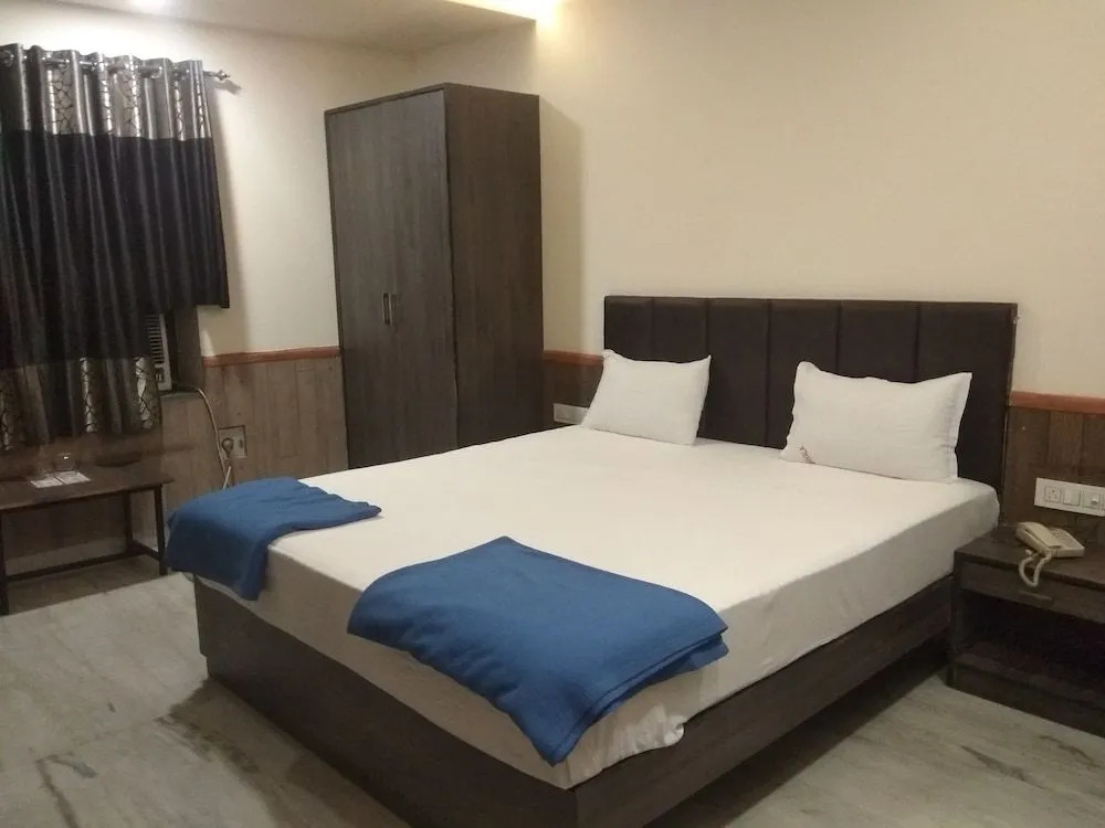 JK Rooms 111 Hotel Shivala
