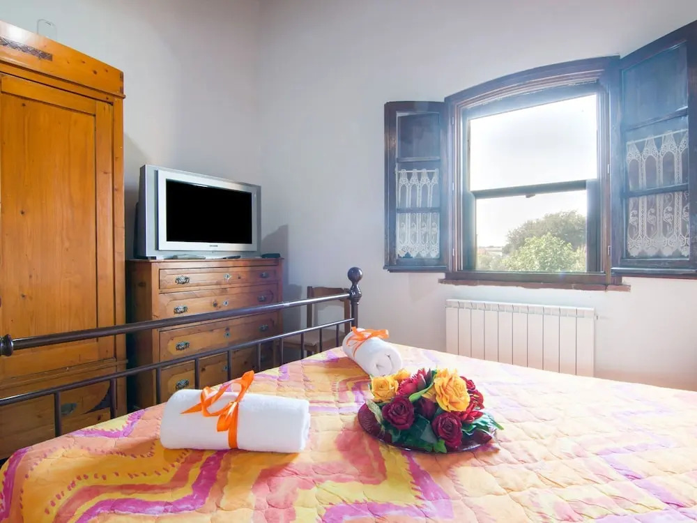 Luxury Farmhouse in Castiglione Del Lago with Swimming Pool