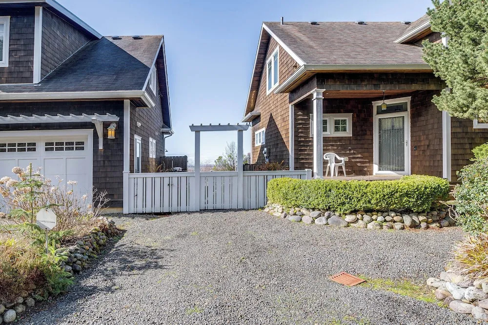 Oceanfront Moclips Escape w/ Deck & Beach Access!