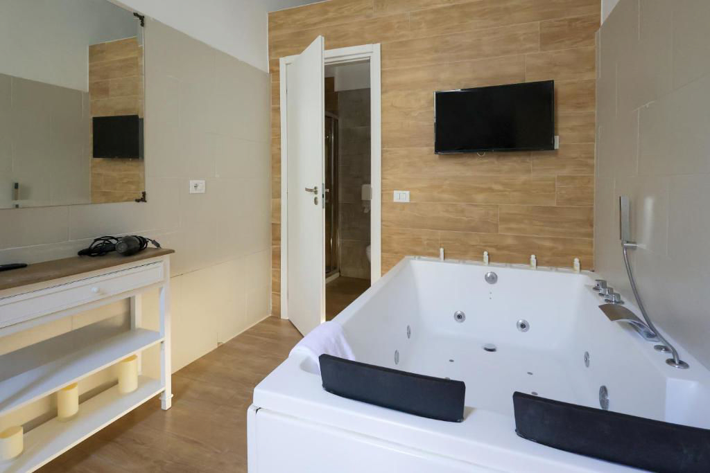 GreRos H. Rooms Napoli Centro by Clapa Group Dislocated Hospitality