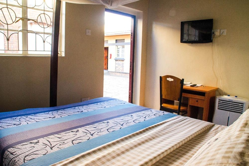 Satellite One Hotel