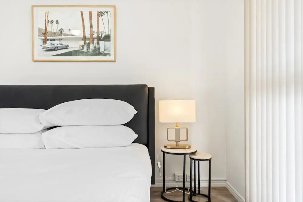 Elegant 2-bed With Balcony by Parks and Amenities