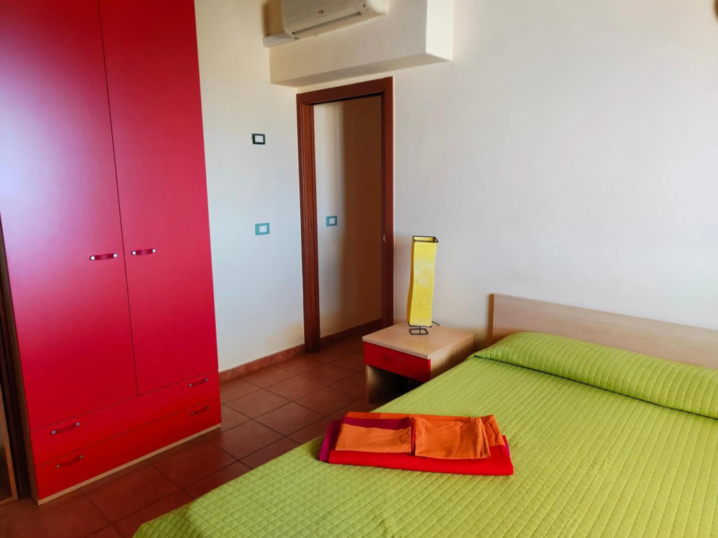 "Appartamento del Mare Gliaca" con vista Isole Eolie,ampia terrazza e parcheggio privato gratuito
