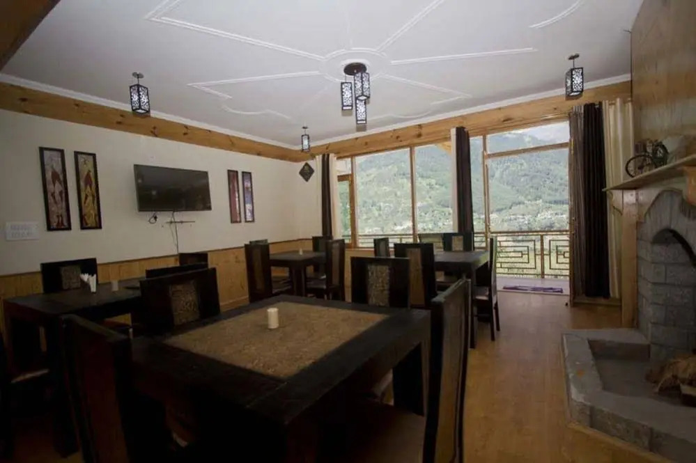 OYO Premium Hampta View