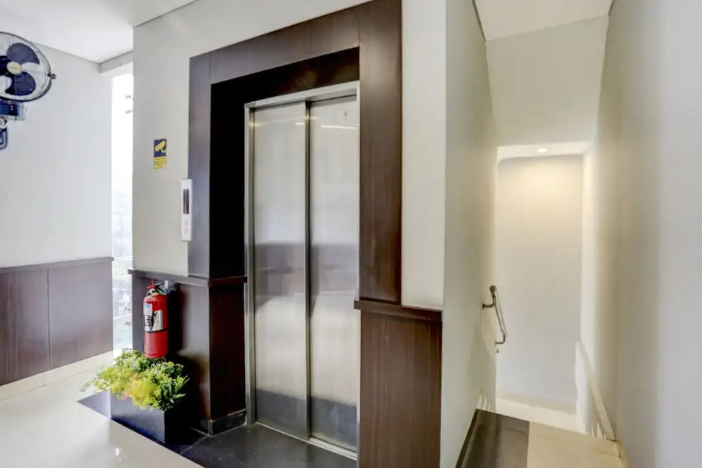 Wisma Kebon Kacang 9 by OYO Rooms