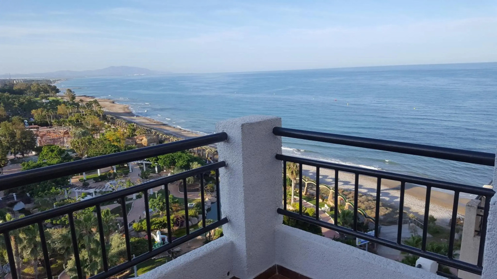 Vistas Al Mar 2