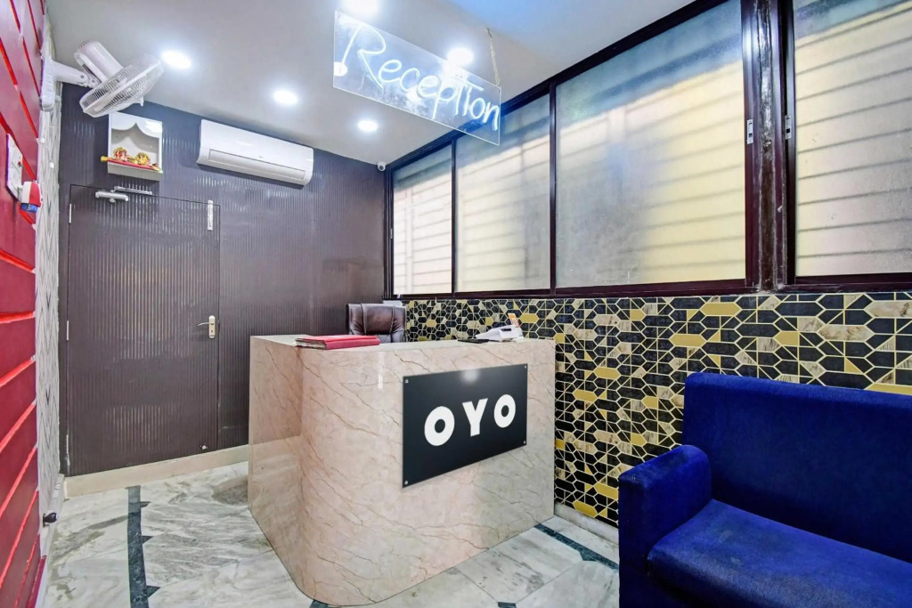 OYO Flagship 80558 Nirwana Gust House Newtown