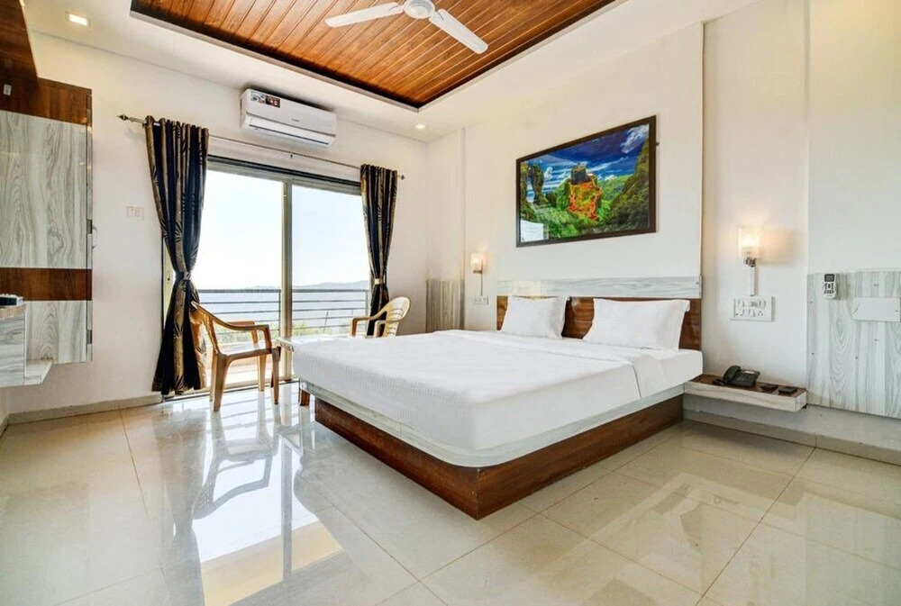Aditya Hill View Inn