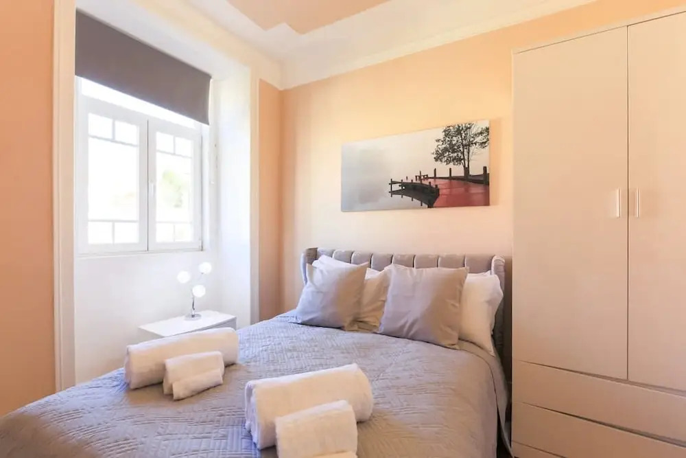 Airy Lapa 2 BR River and Bridge Views AC