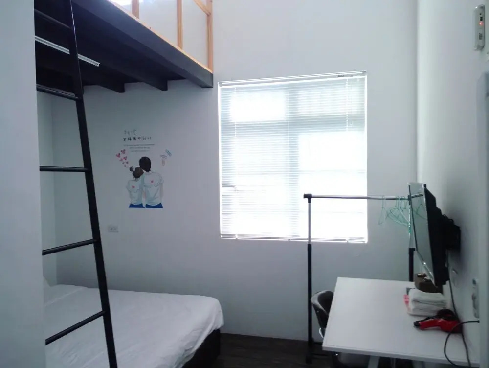 Caitlyn Hostel