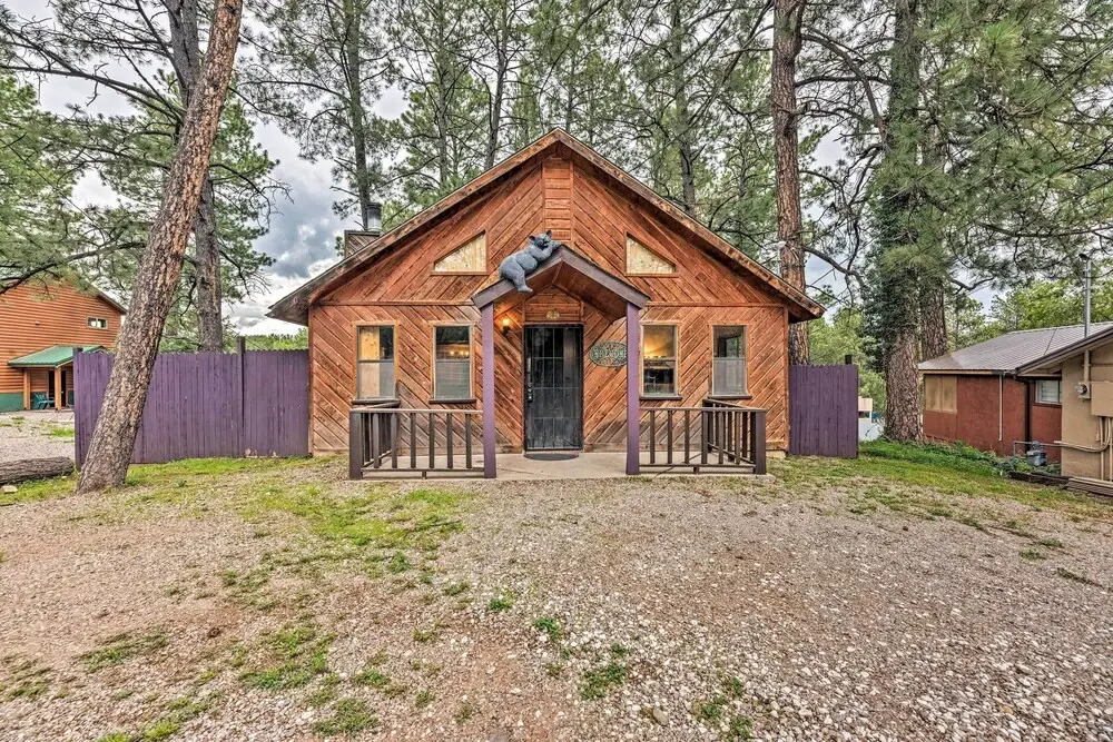 Ruidoso Cabin w/ Deck & Grill - Walk to Town!