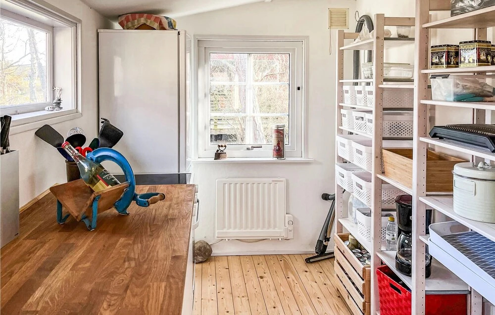 Beautiful Home In Löderup With Kitchen