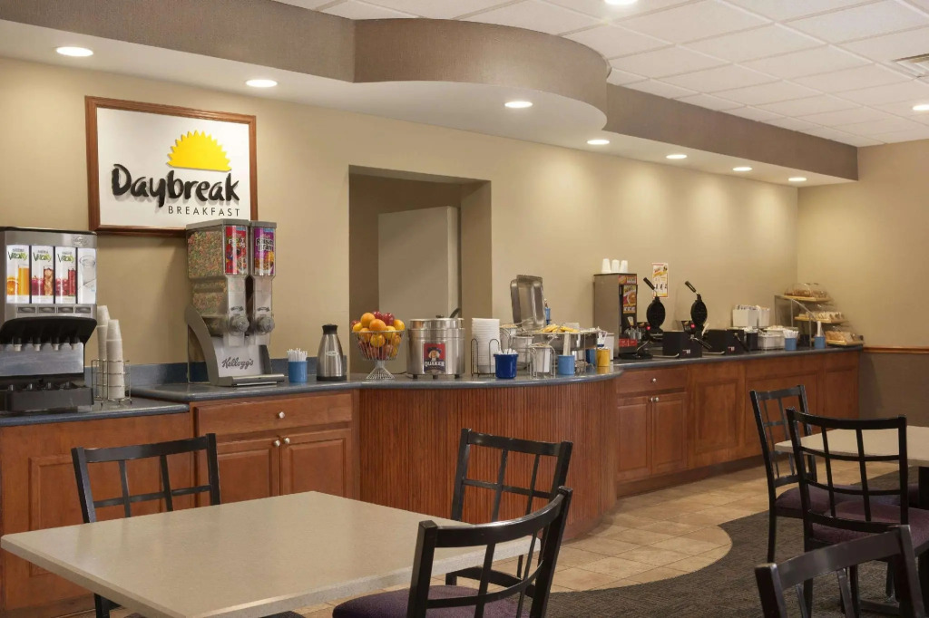Comfort Inn & Suites Buffalo Airport