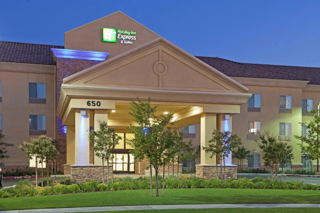 Holiday Inn Express & Suites Clovis Fresno Area by IHG