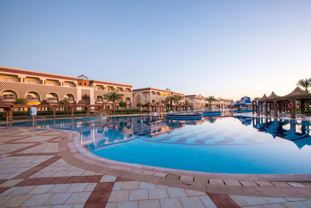 Sunrise Mamlouk Palace Resort