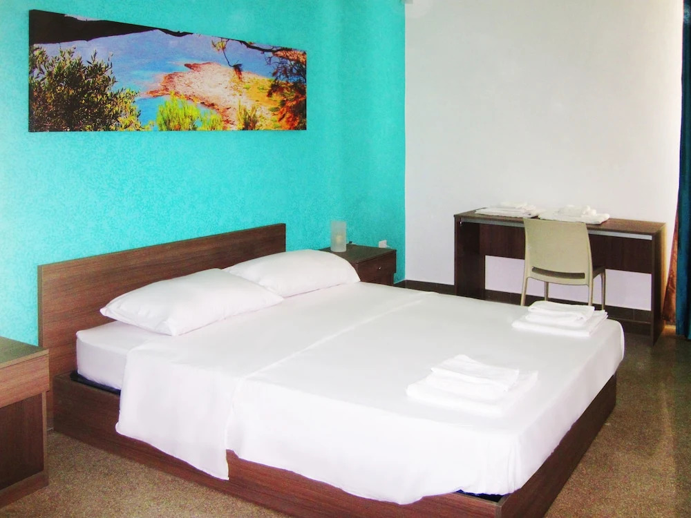 Salento Houses & Idro Suites