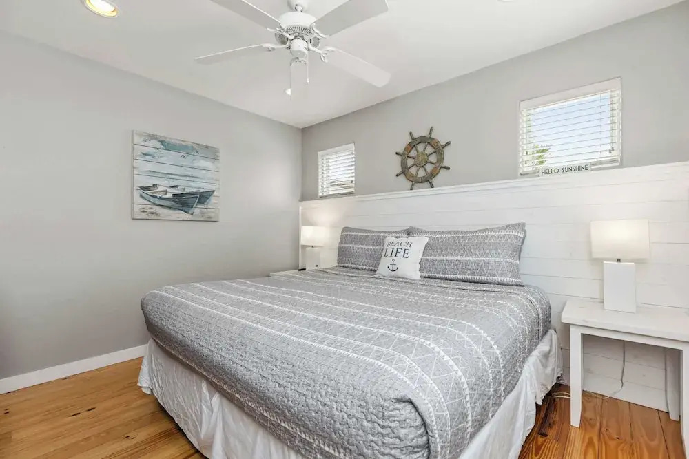 Prime Location 5 Bedrooms Pool Sleeps 14