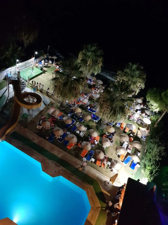 Bella Pino Beach Club Hotel