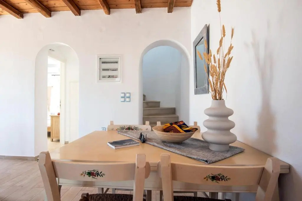 Rosemary Residence in Ampelas. 3 bedroom house