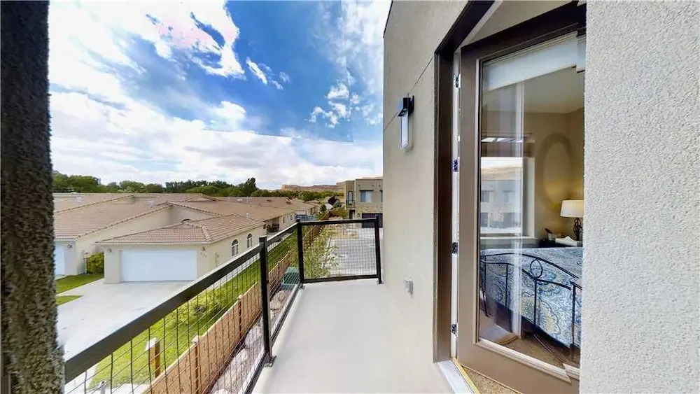 Entrada 673 - 4 Br townhouse by RedAwning
