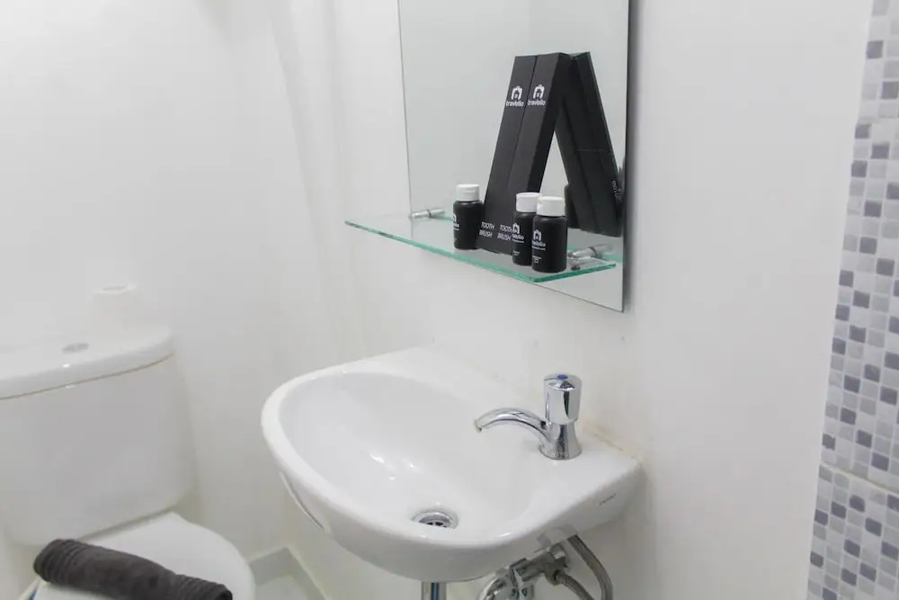 Comfortable Design Studio Apartment (No Kitchen) Aeropolis Residence