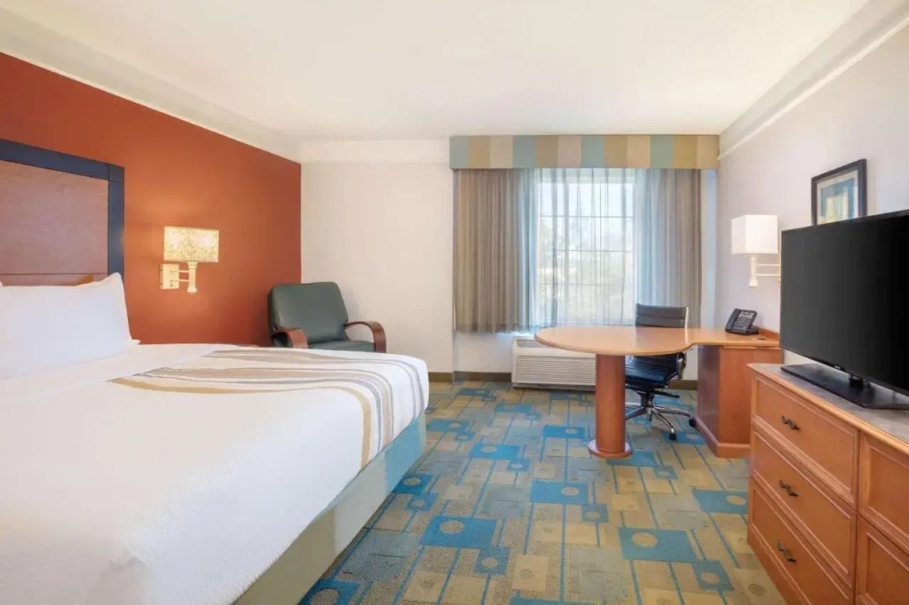 La Quinta Inn & Suites # 988