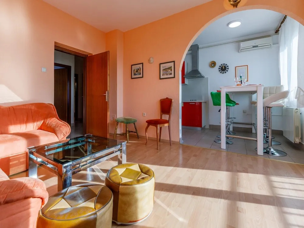 Apartment Dado