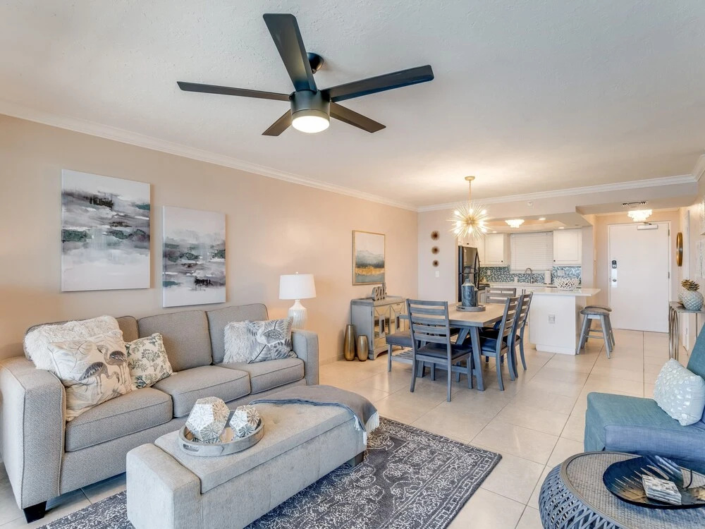 Beach Villas 703 Gulf-View with Pool, Beach Access & BBQ Area