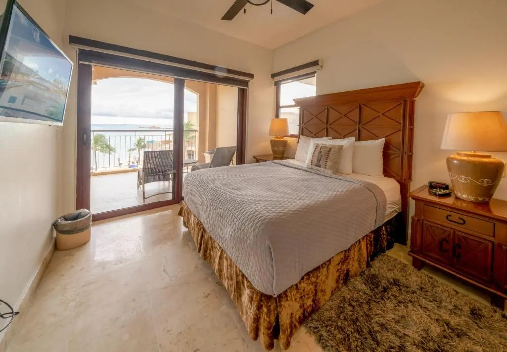 Condo Surf 405 - Luxury Oceanview Beachfront 3 BR with Gym - At El Faro Condos