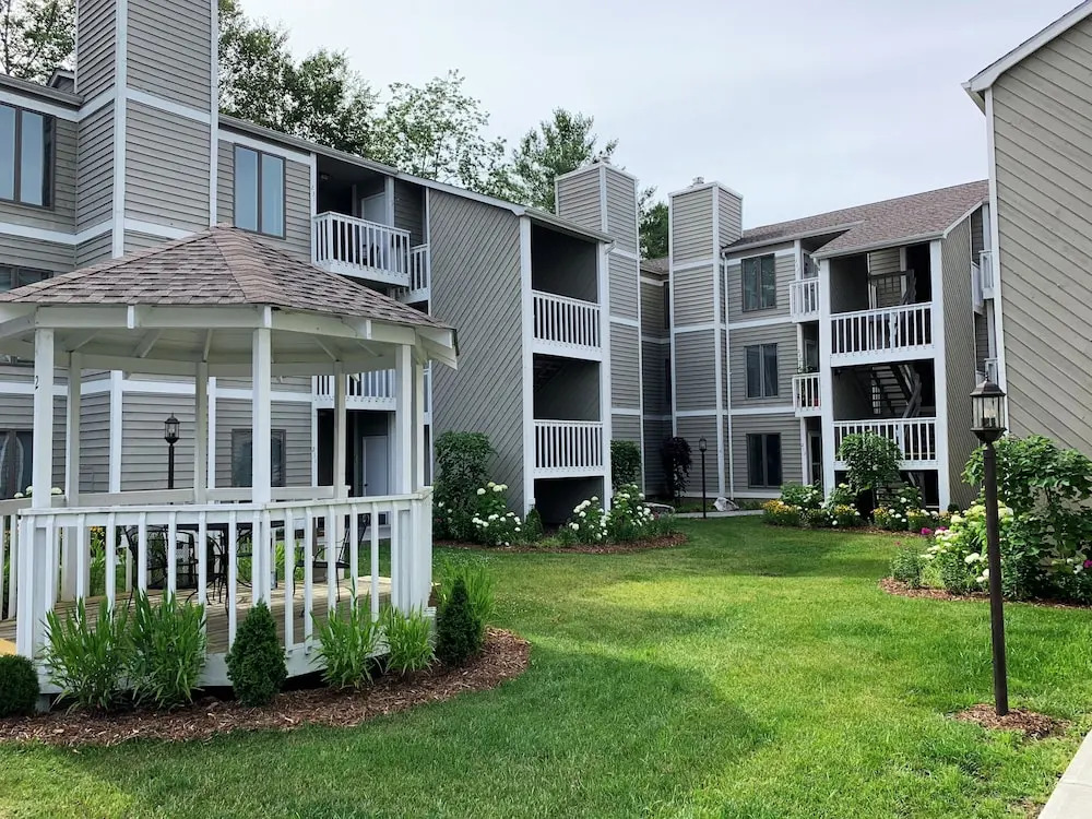 Royal Oak 111 2 Bedrooms 2 Bathrooms Condo
