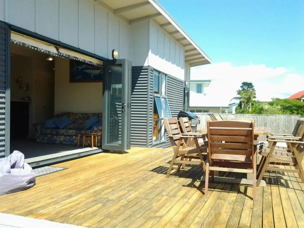 Manuka Bach - Matarangi Holiday Home