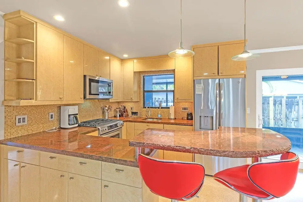 Chic 3BR Sanctuary Steps From The Drive Paradise