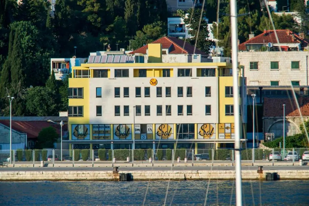 B&B Sol