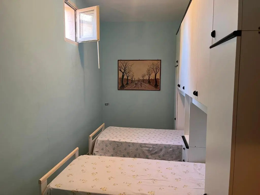 Spaziosa casa indipendente, vista mare, in centro su corso Garibaldi