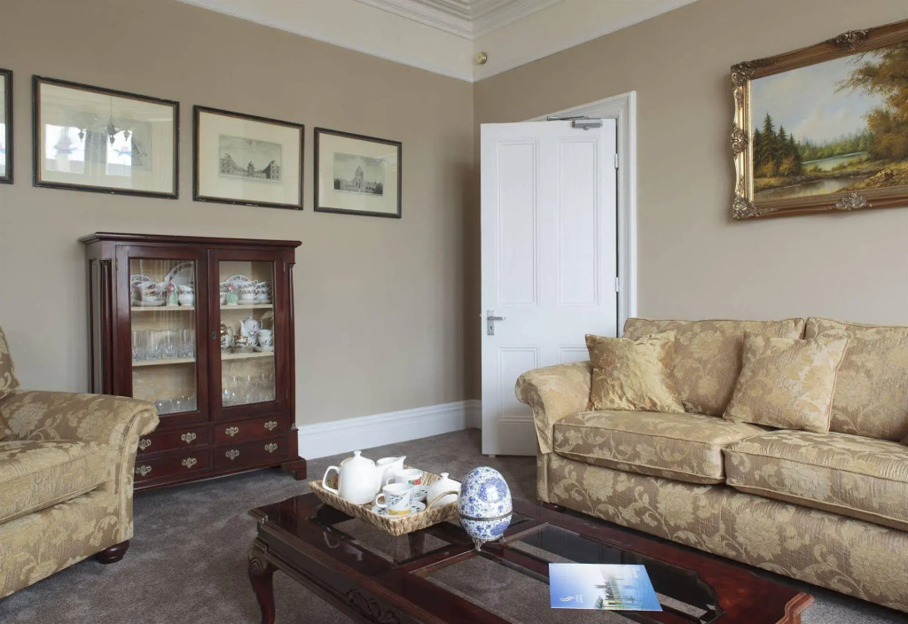 2 Crescent Gardens Guest House