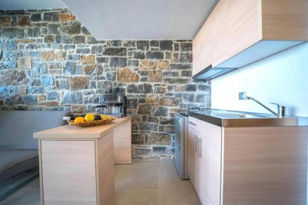 TerraZeus - Stone House Beachfront 1