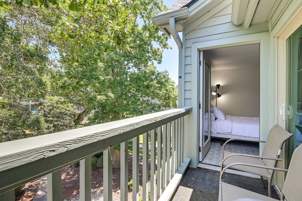 On-site Ocean Access: Myrtle Beach Resort Condo!