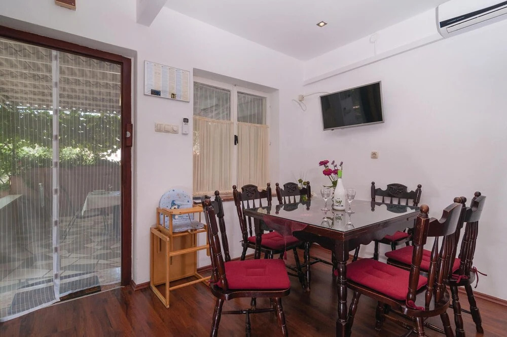 3 Bedroom Beautiful Home In Seget Vranjica