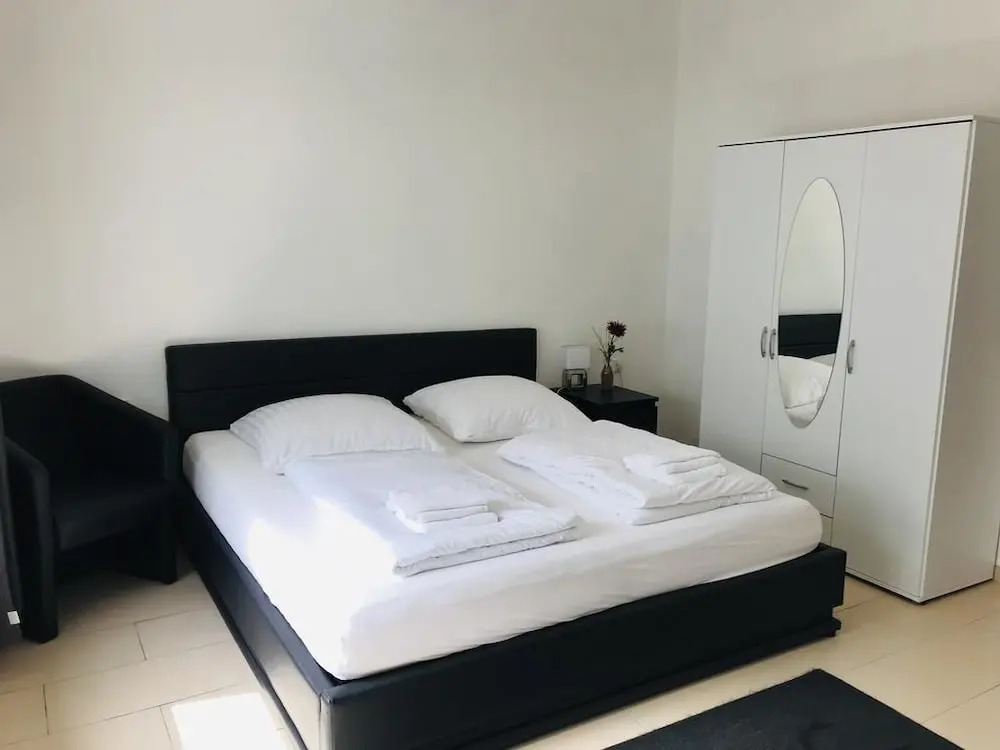 City Guesthouse Apartments Krefeld near Düsseldorf Airport