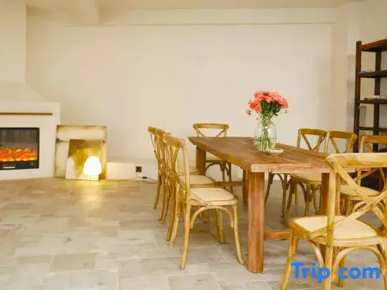 Limu Elegant House · Life Light Luxury Design Resort Guesthouse (Gejiu Shadian Grand Mosque Branch)